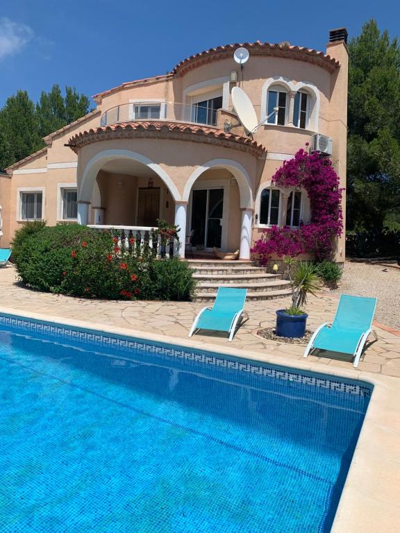 Casa Lorena, Les tres Cales