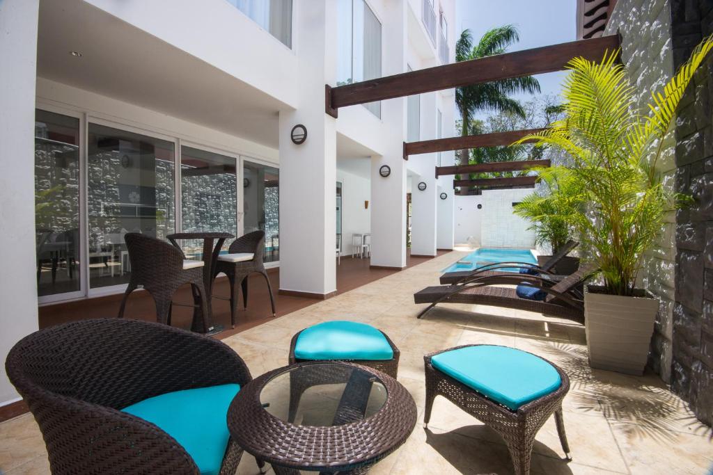Hotel Latitud 15 photo