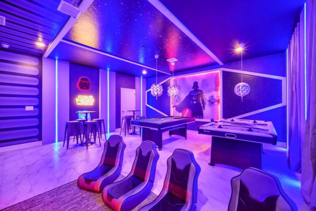 Discover the Enchantment of Marilyn's Retreat for Large Groups, Davenport