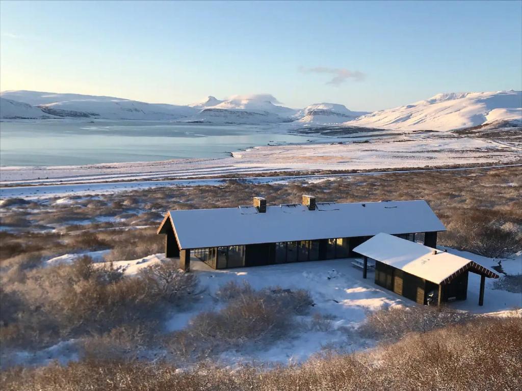House Hvalfjörður!