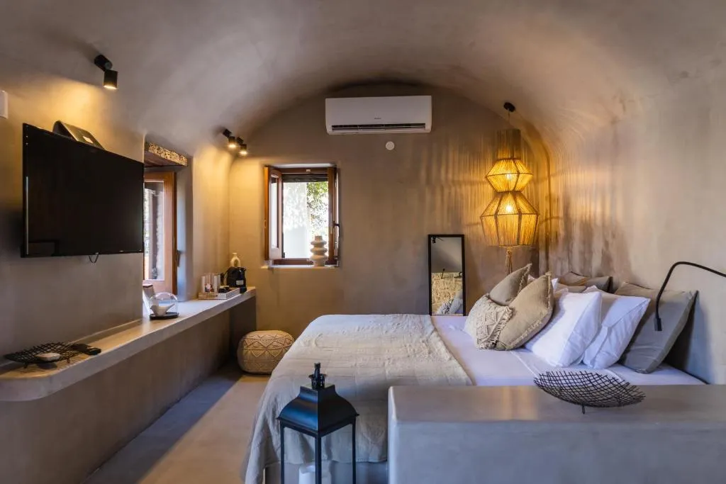 EliteDIMension Chalki, hotel in Halki