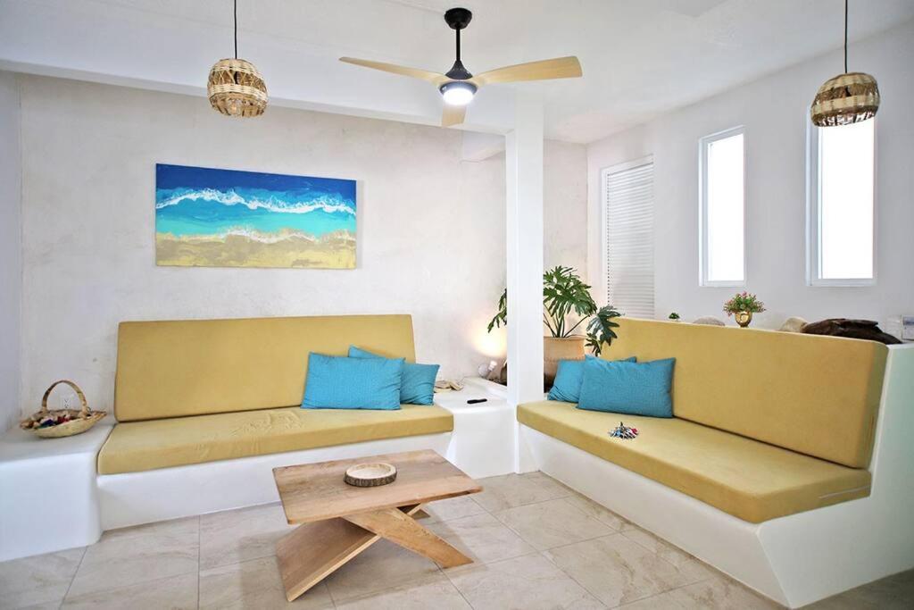 2BdR -Rocks at Mikasa- Near Beach, Pool, King Beds, AC, Fast Wifi, Puerto Escondido