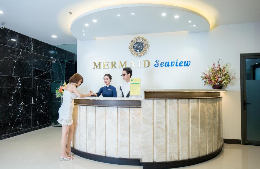 フロント・ロビー