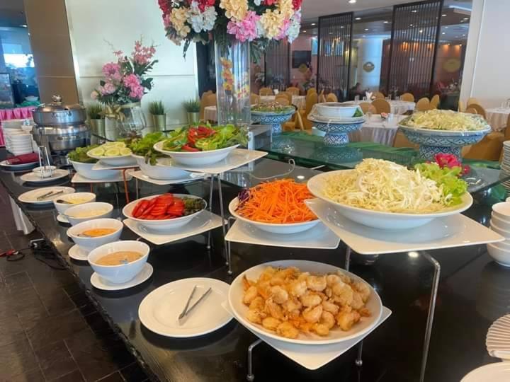 อาหารและเครื่องดื่ม