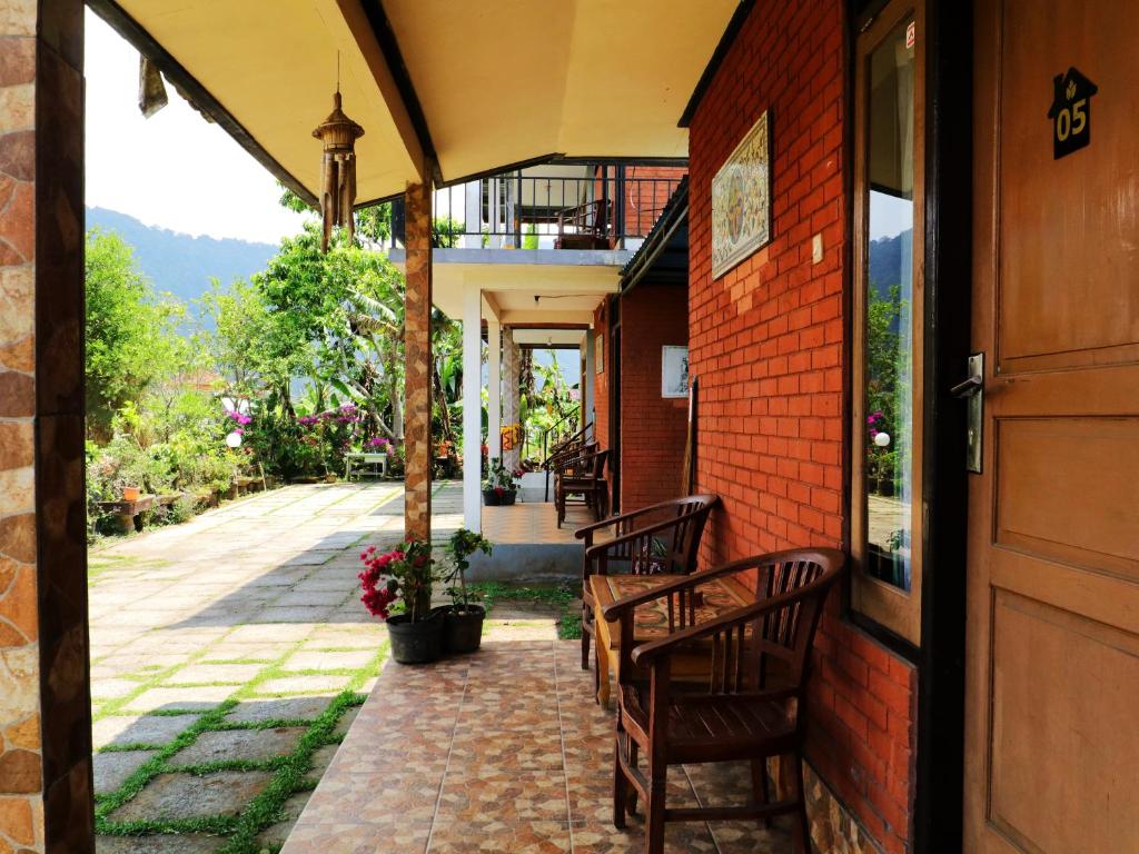 Balcony/terrace, Dajan Buyan Homestay in Bali
