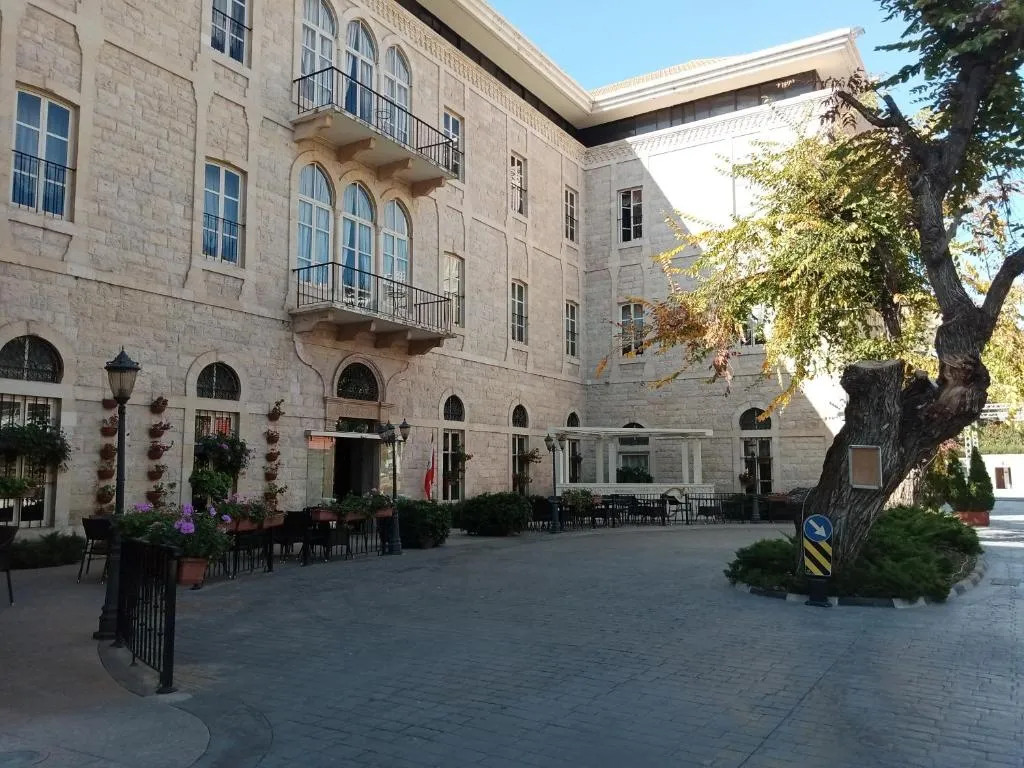 Grand Kadri Hotel - History Marked by Cristal Lebanon, hotel v destinaci Zahlé