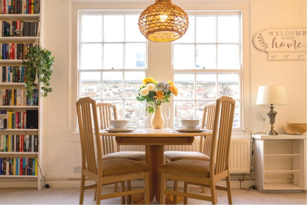 Bosun's Call, Central Dartmouth (2-Bed Apartment) photo 6
