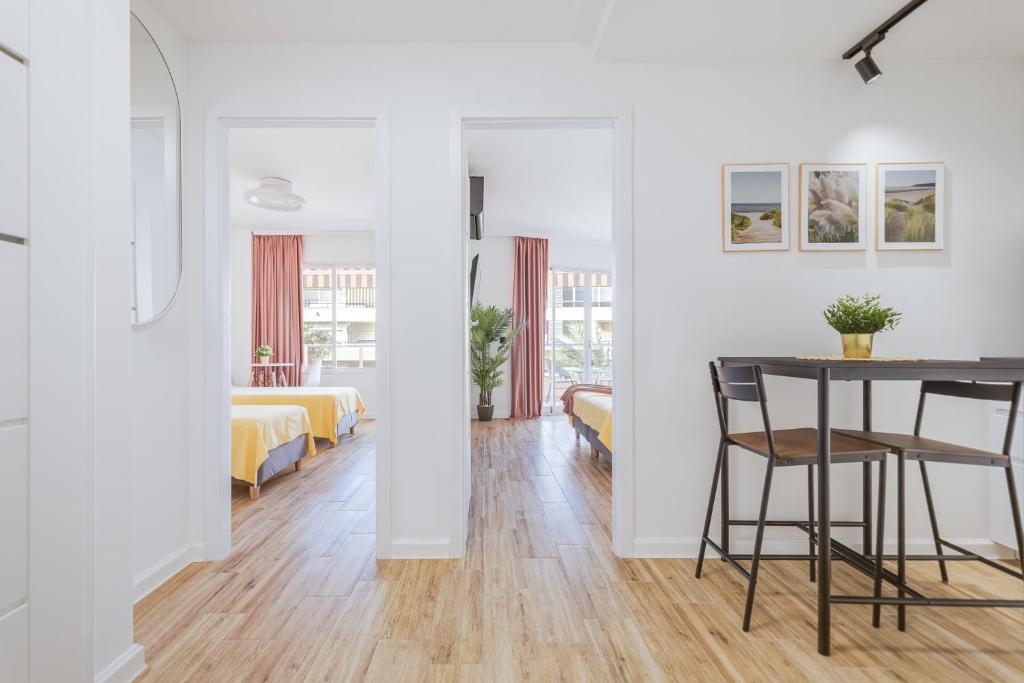 Golden Apartment in Palm Park - 4