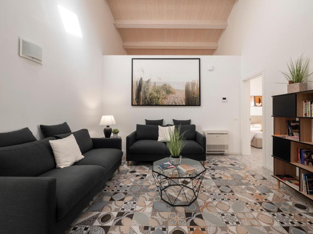 Zuara9Room Rimini, Rimini