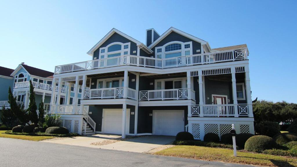 Oceanside, Hot Tub, Dogs Welcome, Community Pool, BU13B, Tropical Dreams B, Corolla