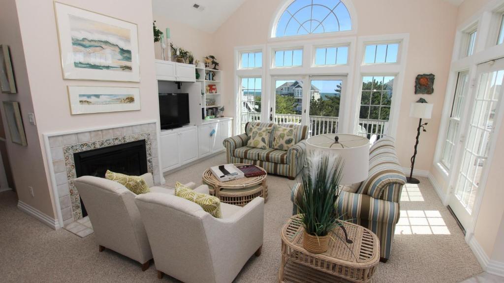 Semi-Oceanfront, Private Pool, Ocean Views, Close to beach, BU76, Trading Winds, Corolla