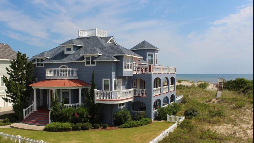 OCEANFRONT, Private Pool, Ocean Views, Hot Tub, BU85, Lifes a Beach, Corolla