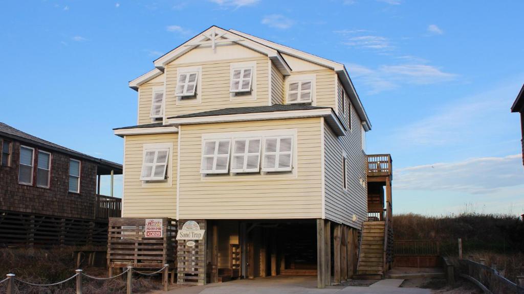 OCEANFRONT, Ocean Views, Private Beach Access, Sun Decks, KD229, The Sand Trap, Kill Devil Hills