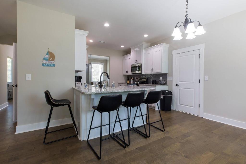 Hole in 1, Gainesville