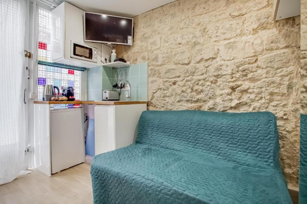 Tiny boutique studio in Paris 11 - 2