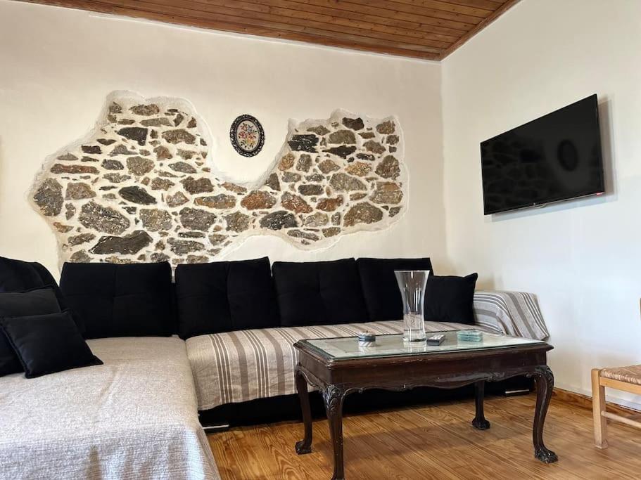 Dreamcatcher, Makrikhórion