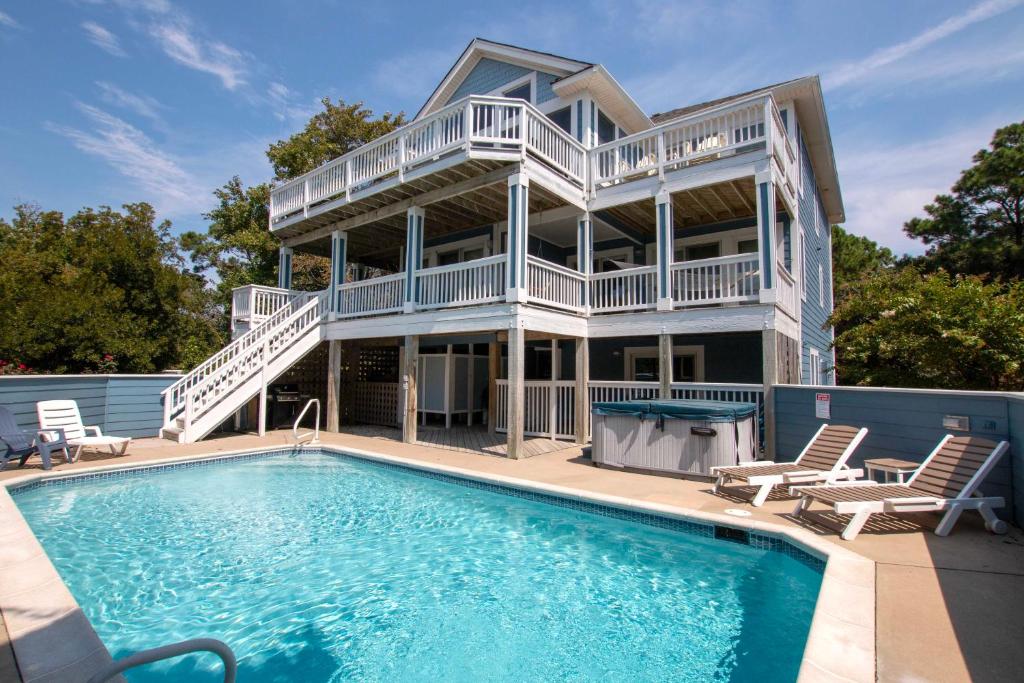 Soundfront, Private Pool, Pier, Pool table, MS18, Eventide, Corolla