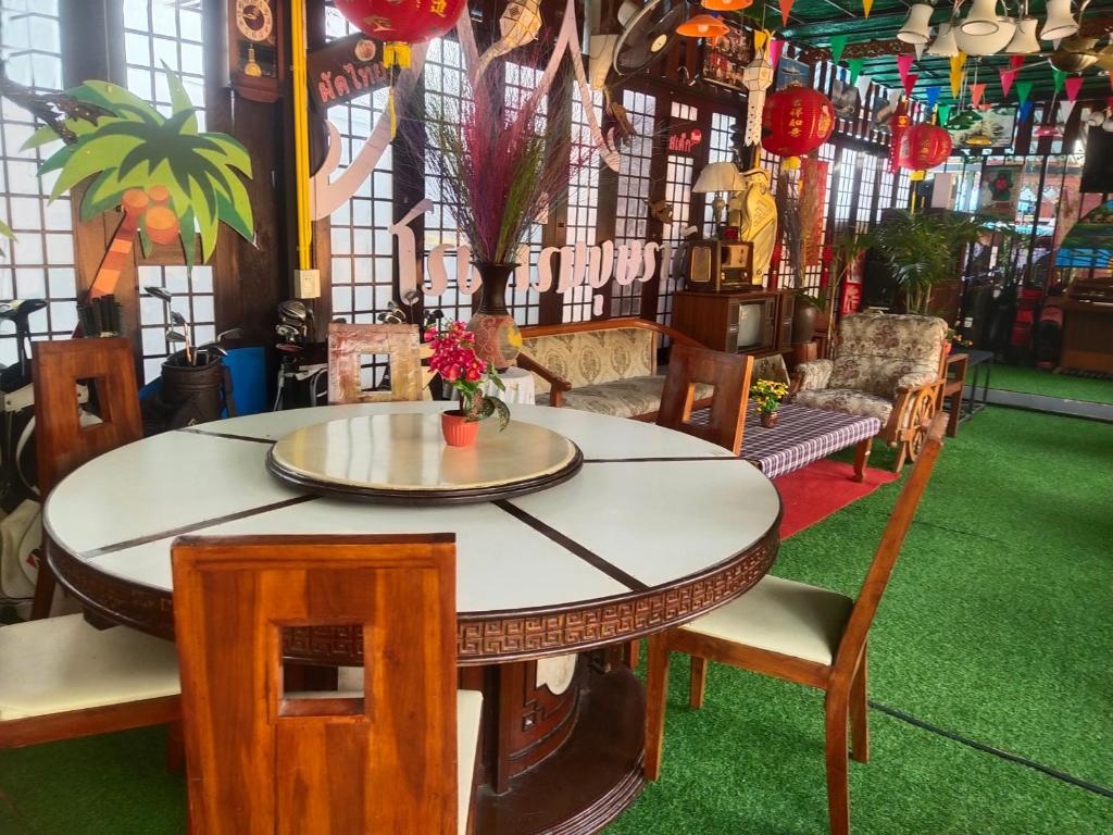 ブサラカム リゾート (Bussaracum Resort)