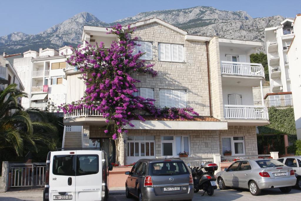 Apartments Lidus — Hotel in Makarska