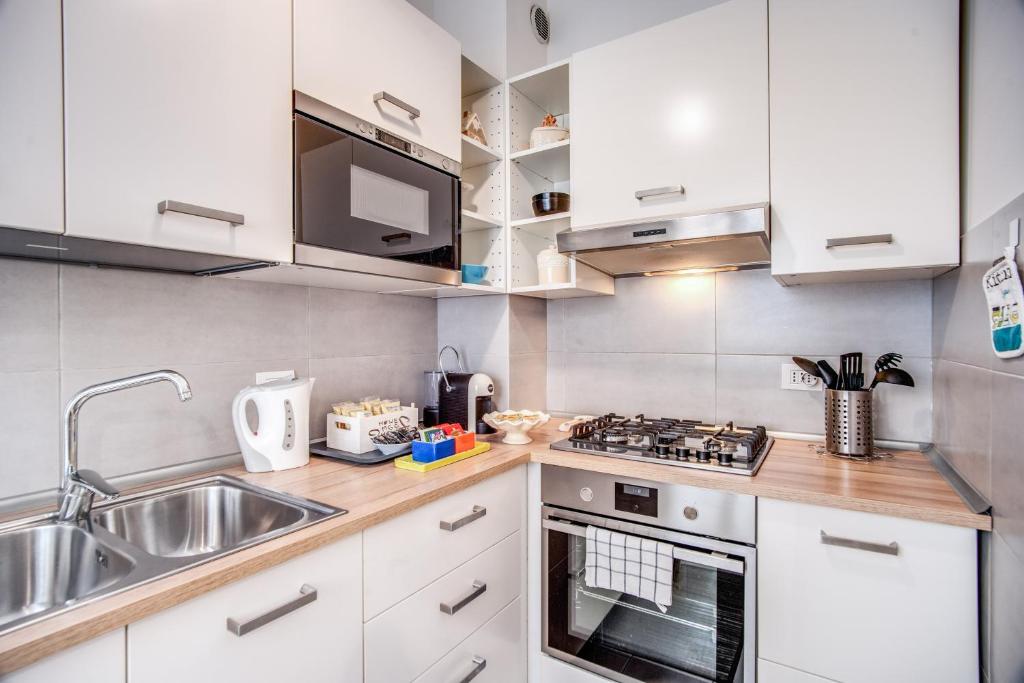 Vaticanum Modern & Family Apartment - 5