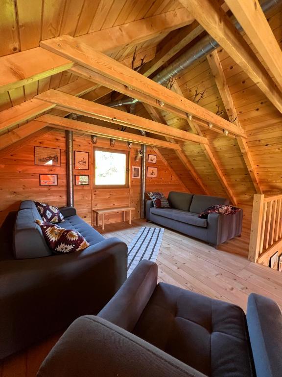 Wood Cabin Hillside Retreat - 3