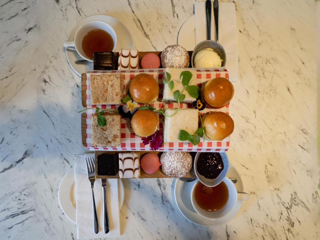 อาหารและเครื่องดื่ม