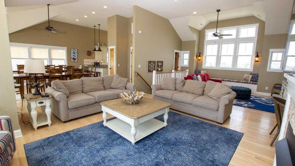 OCEANFRONT, 10 BRS, ELEV, Pool, Rec Rm, Theater Rm, OH1251, Beach Plaza, Corolla