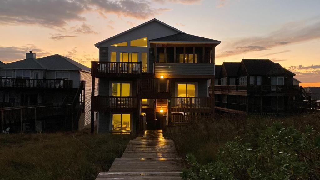OCEANFRONT, Ocean Views, Private Beach Walkway! NH1, Blackbeard's JEM, Nags Head