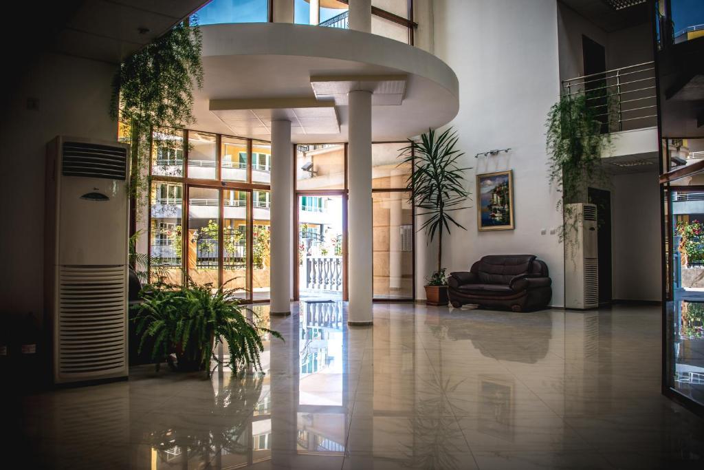 Apart Hotel Apolonia Palace photo