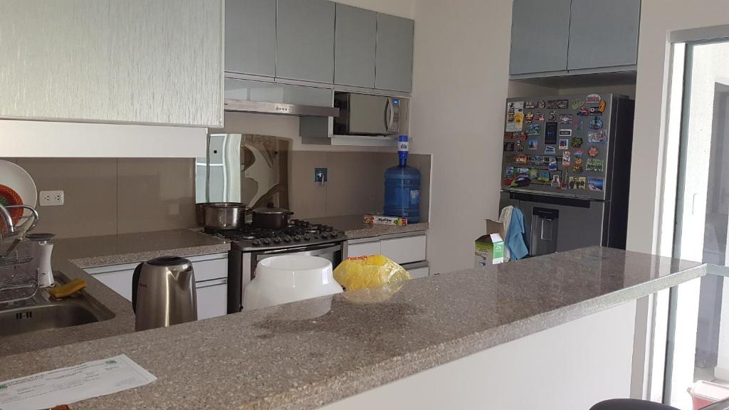 Habitación dentro de una casa의 숙소 주변 시설 이미지