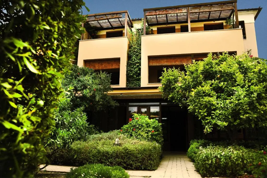Rastoni Hotel Aegina, hotel in Egina