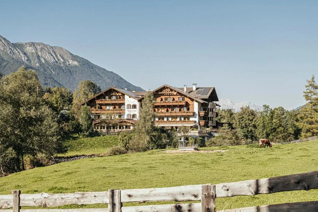 Biohotel Rastbichlhof, hotel in Neustift im Stubaital