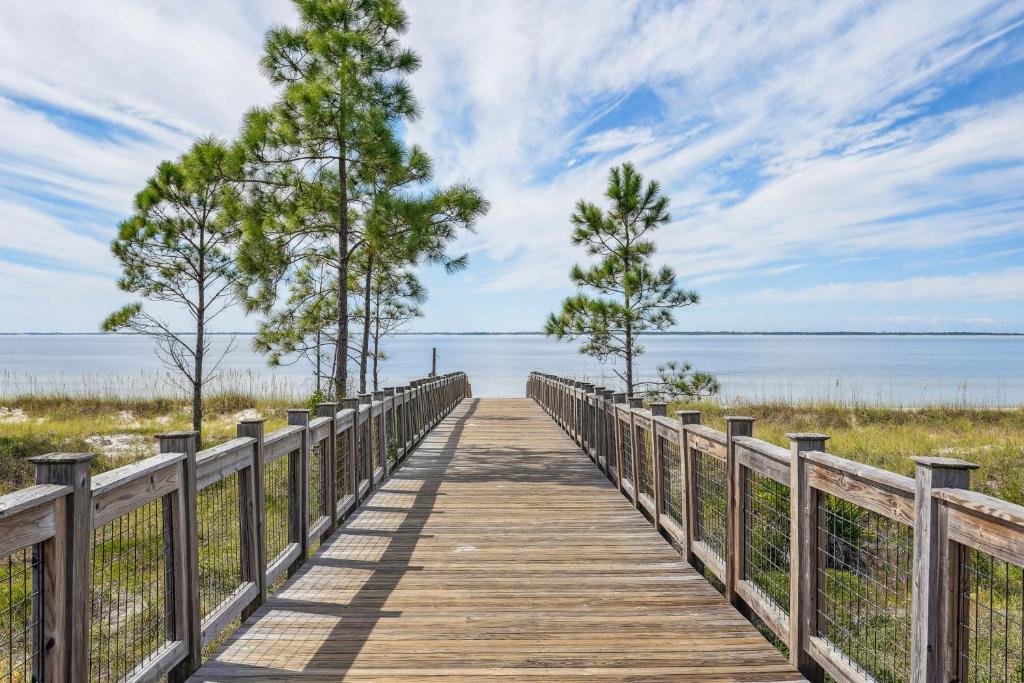 Port St Joe Escape with Golf Cart and Pool Access, Highland View