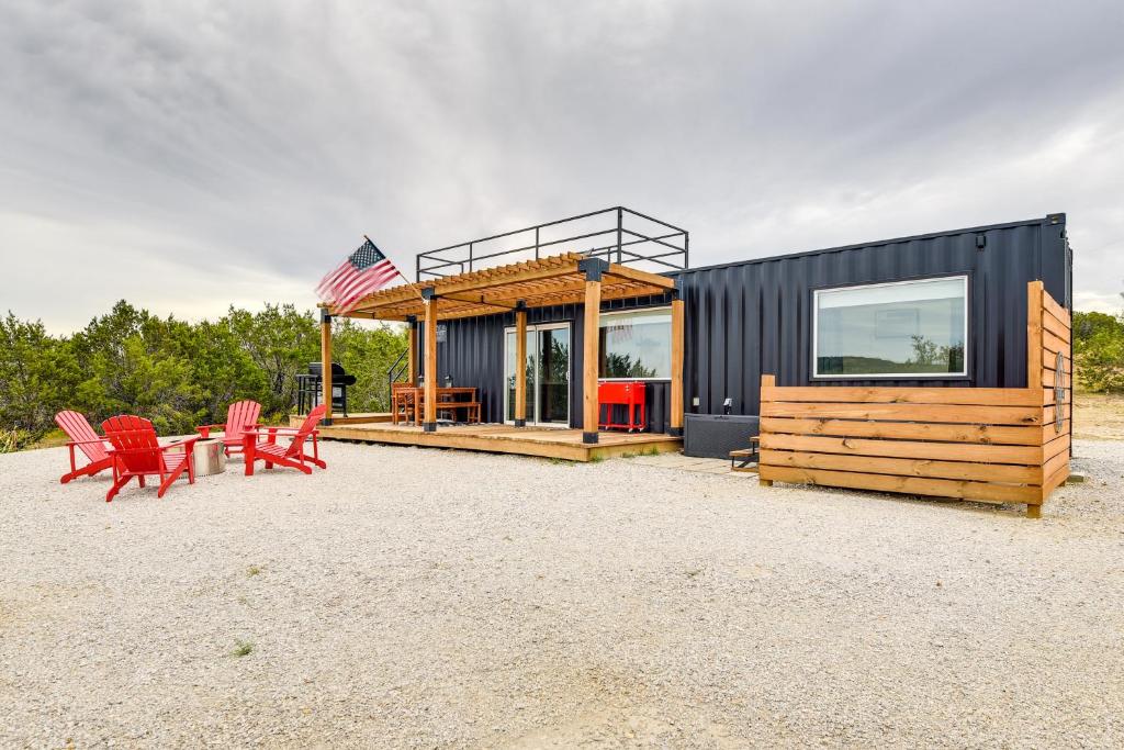 Remote Strawn Container Home with Hot Tub!, Strawn