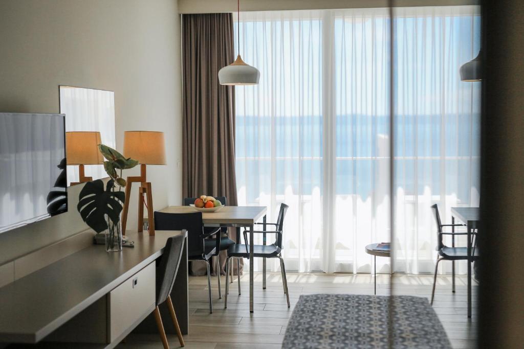 Romana Beach Resort — Hotel rooms in Makarska, Split-Dalmatia