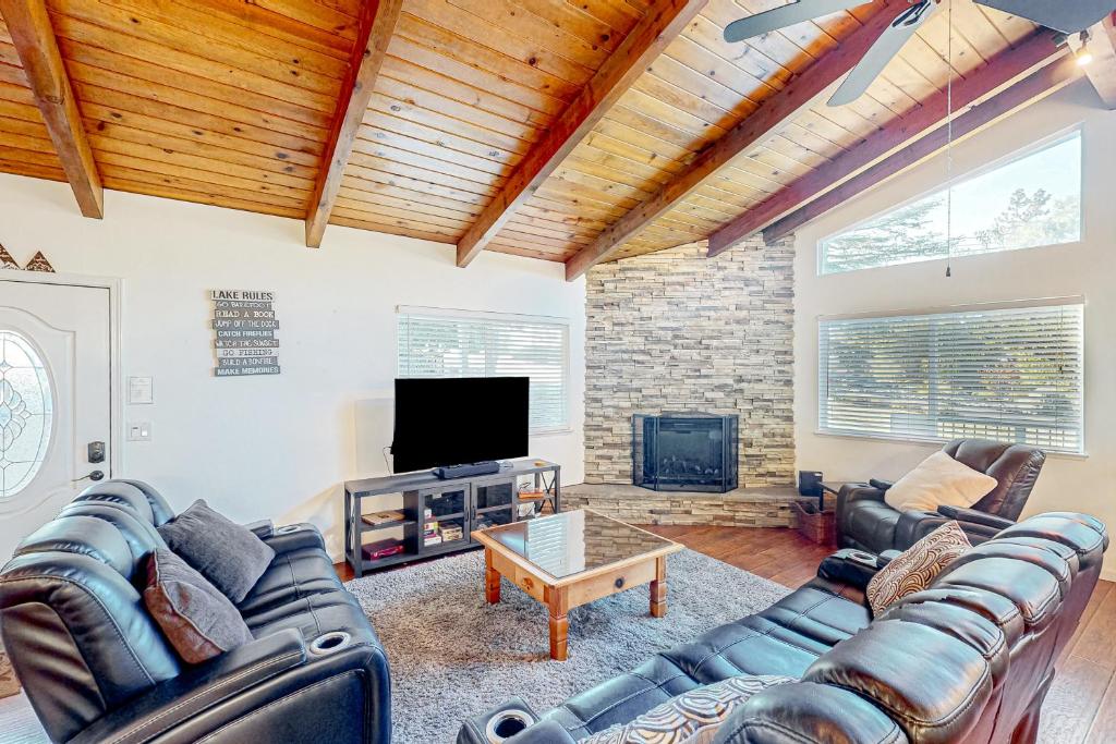 Red Umbrella Hideaway, Groveland