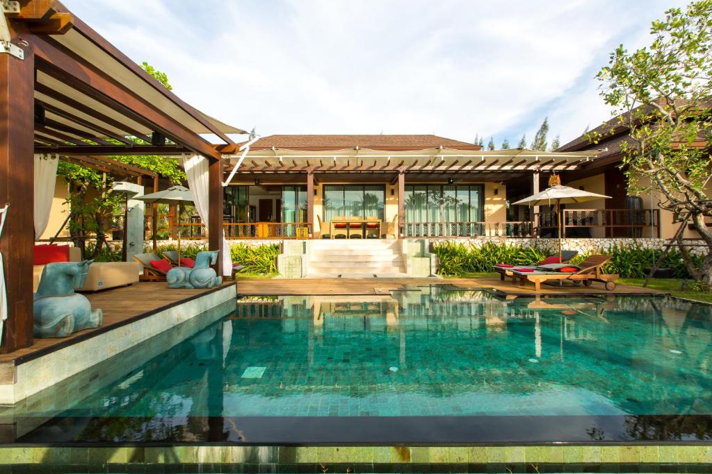 Dasiri Exceptional Lakefront Villa photo