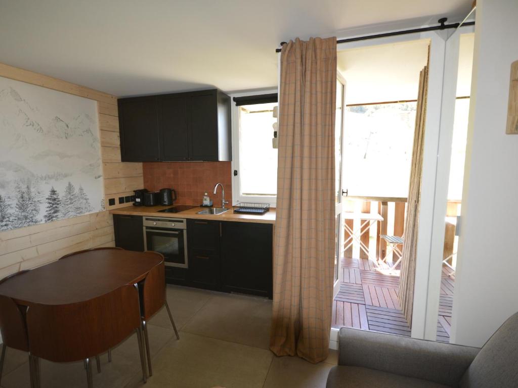 Studio rénové au pied des pistes avec balcon et cuisine équipée - FR-1-755-9 - 5
