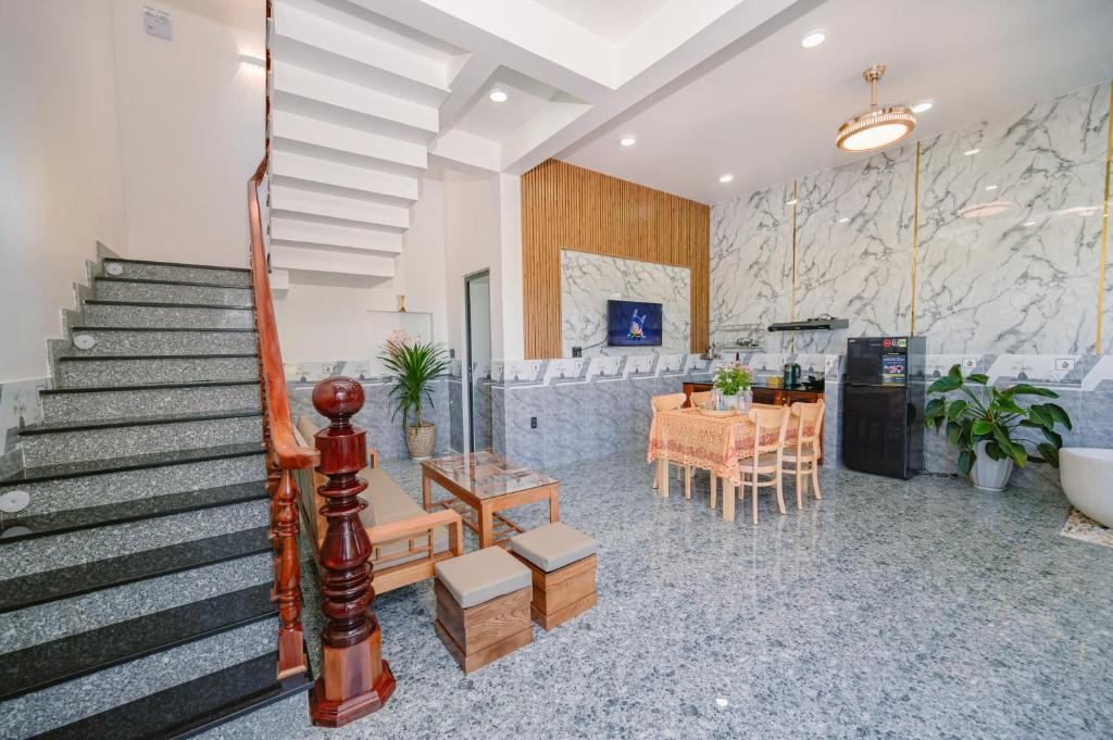 Moon River House