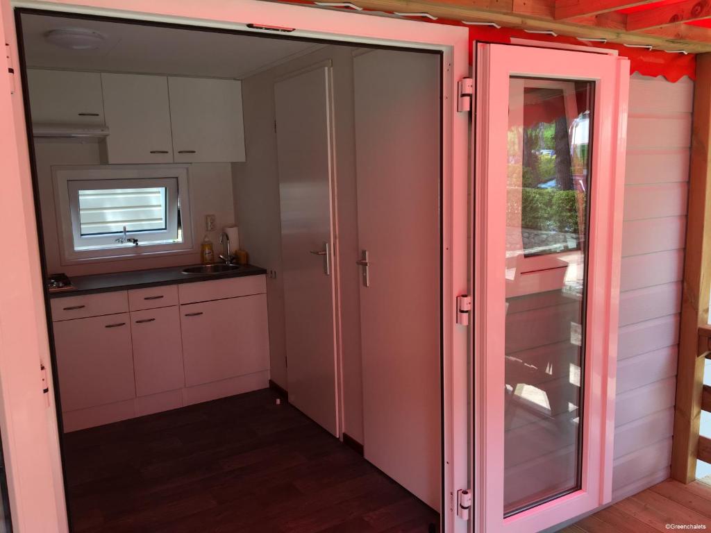 Cozy Glamping Chalet in Palams with Garden View - 4