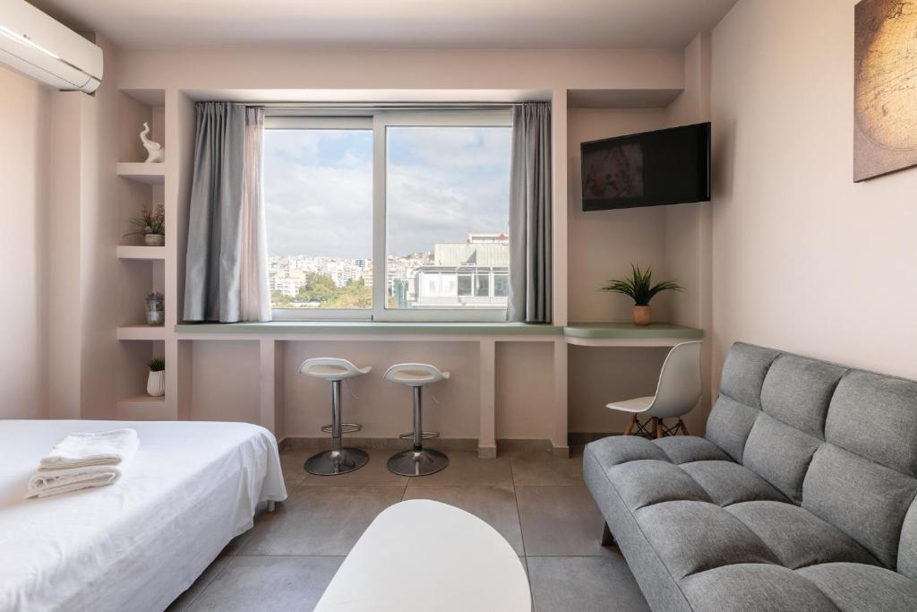 Aristotle Spot, City View Apartment by BiNoBi!, Soluň