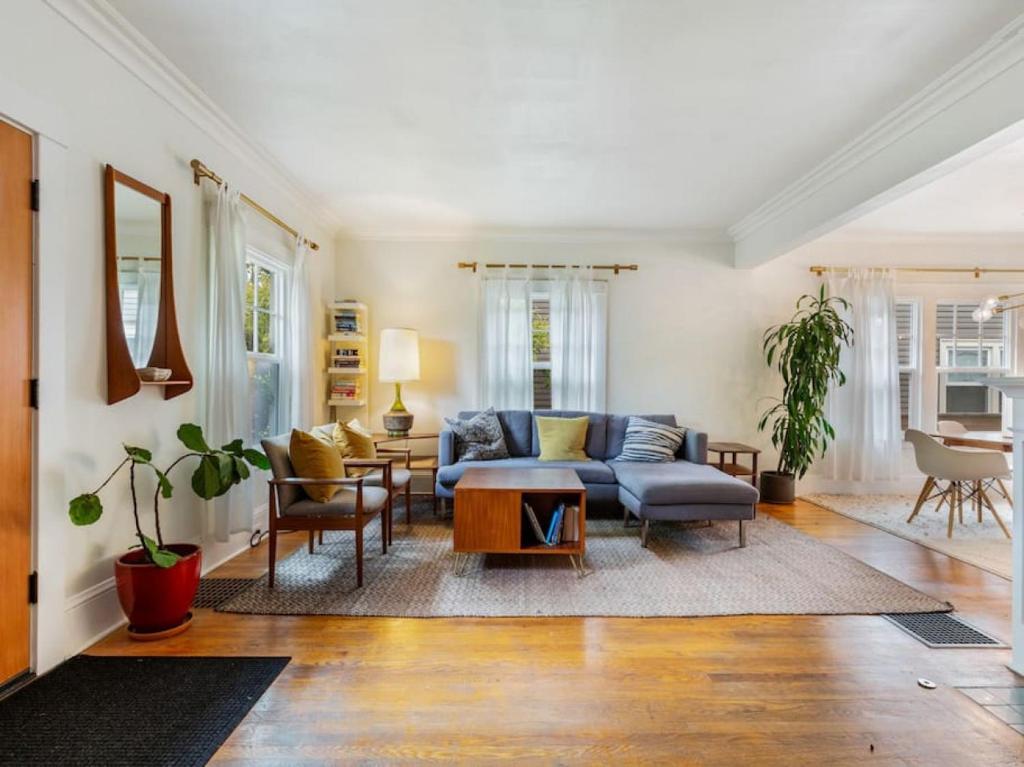 Stylish 2BR in Historic SE Ladds Addition, Portland