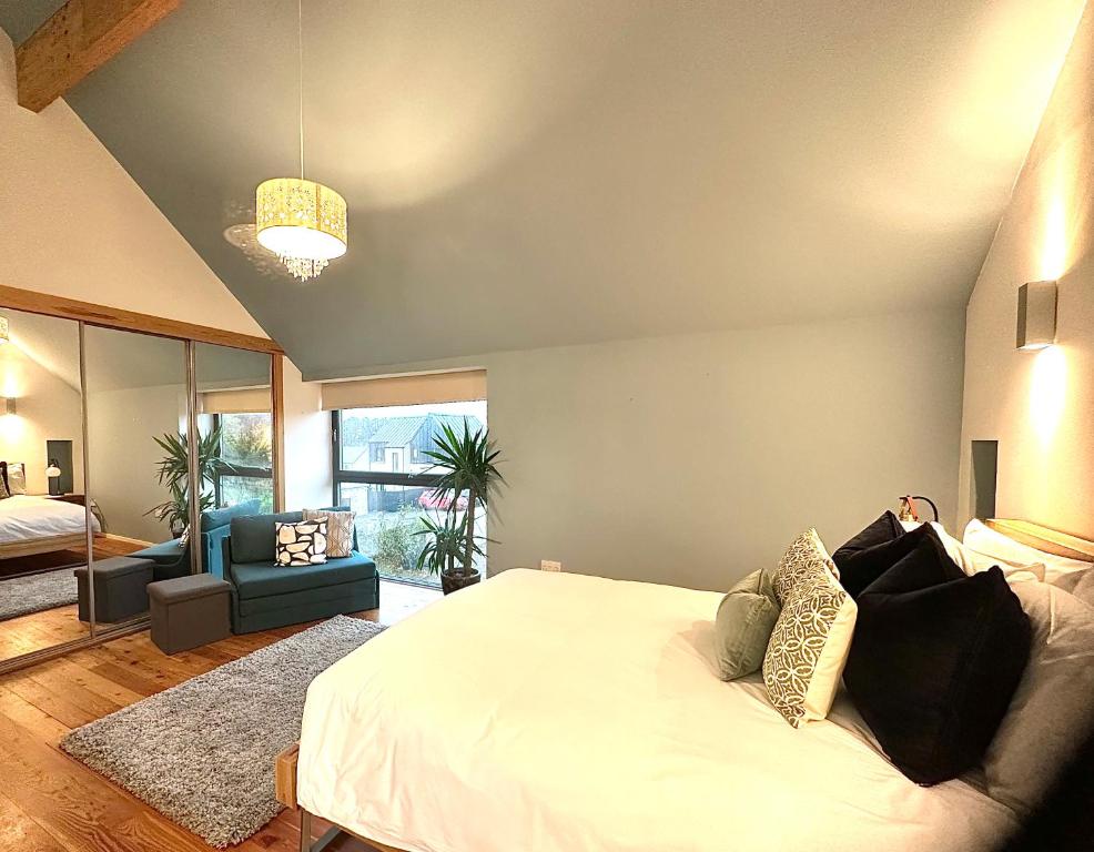 The Highland MoonRay, Inverness