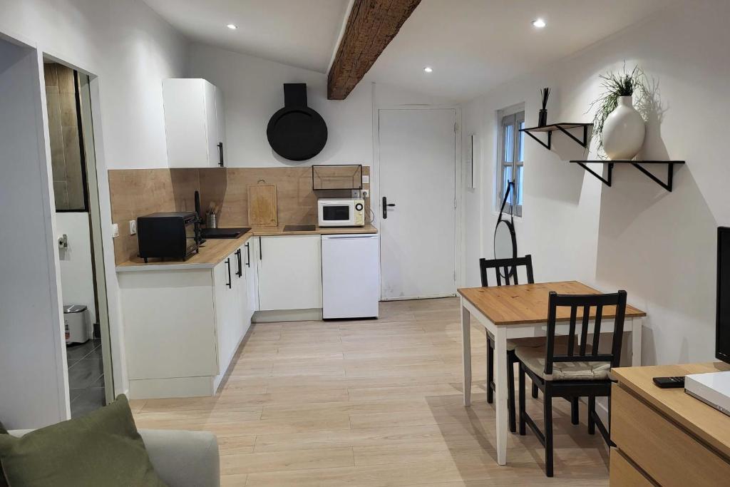Charming studio in the historic centre - 3