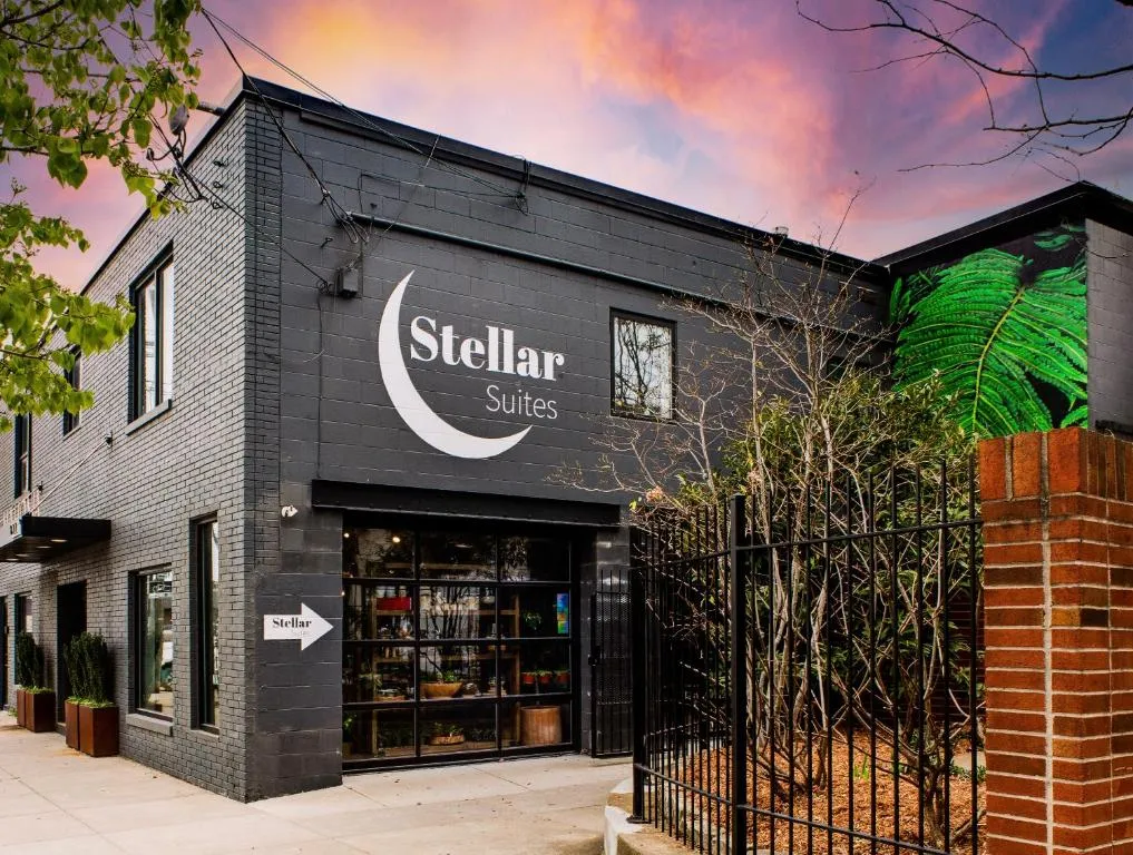 Stellar Suites，位于路易斯威尔的酒店