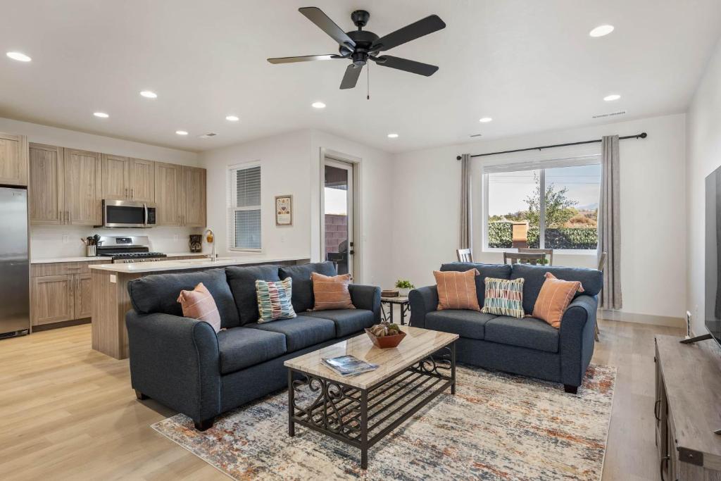 Swede Escape #5 townhouse, Santa Clara