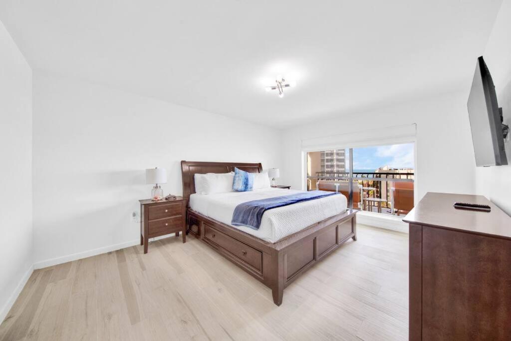 Amazing 7th floor beachfront condo wonderful views, South Padre Island