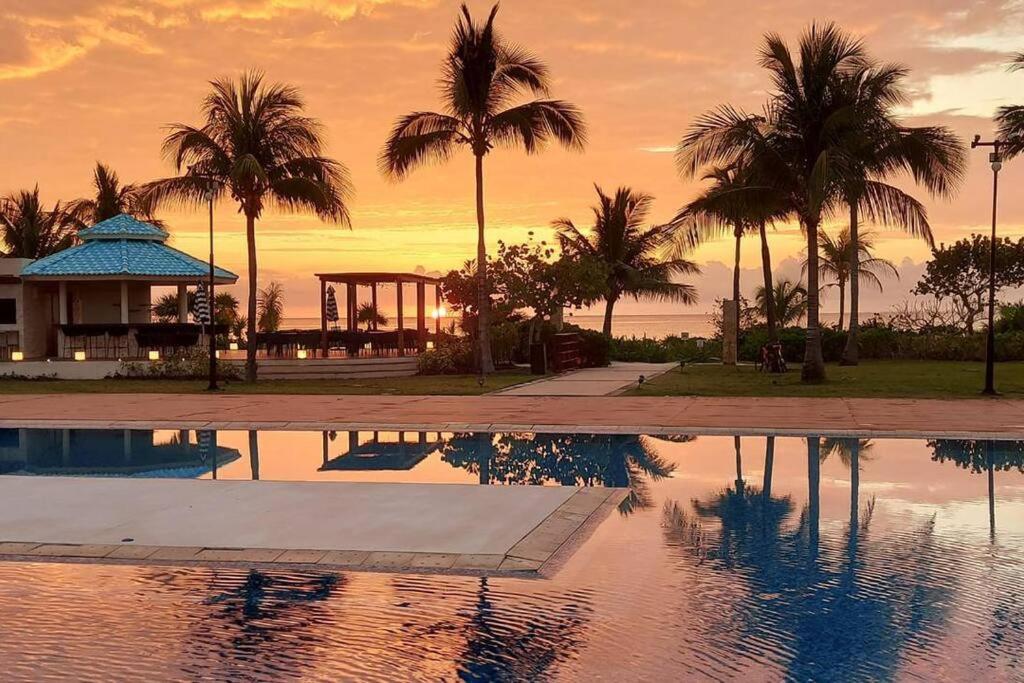 MAREAZUL Beachfront Apartment 2BR Private Pool Casa Áncora - 1