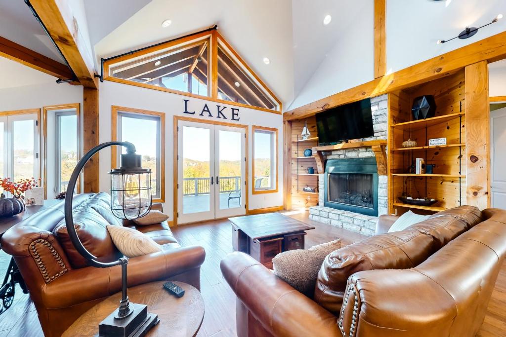 Treetop View Sanctuary, Branson