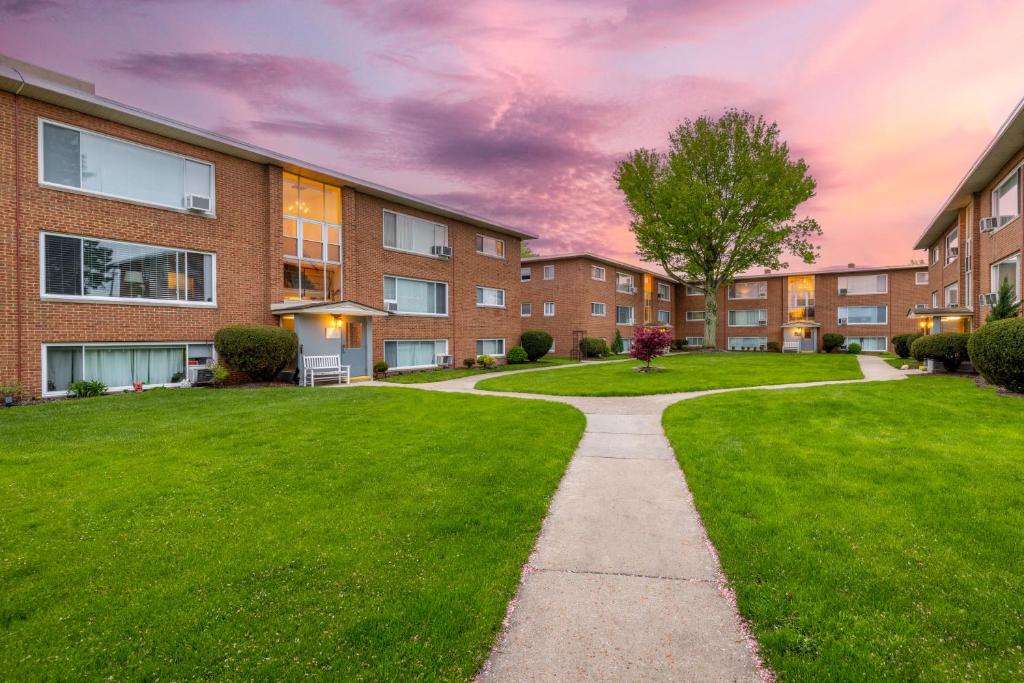 King & Queen Memory foam beds! 2-4c Georgetown Villas, Fairview Park